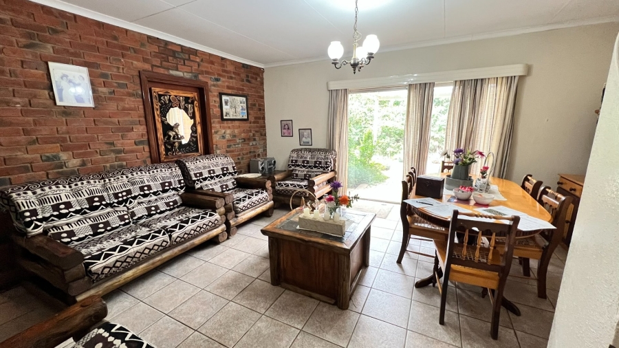 4 Bedroom Property for Sale in Langenhovenpark Free State